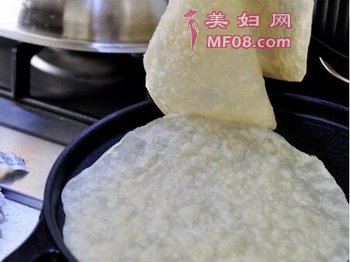 卷菜单饼的做法步骤13