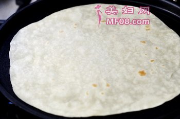 卷菜单饼的做法步骤12