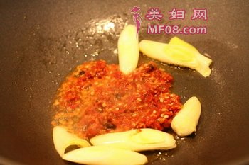 双椒炒猪皮的做法步骤4