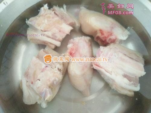 黄芪黄豆煲猪爪的做法