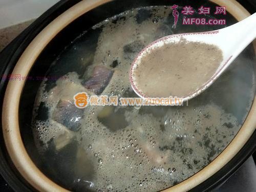 乳鸽山药汤的做法