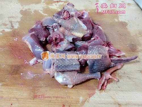 乳鸽山药汤的做法