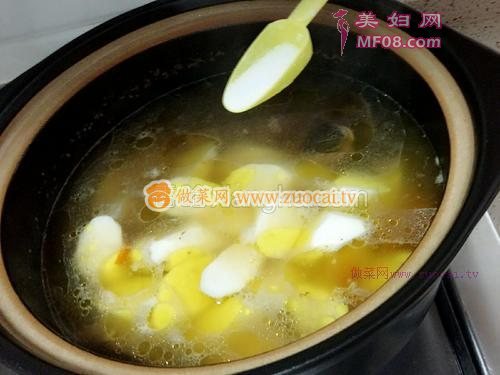 乳鸽山药汤的做法