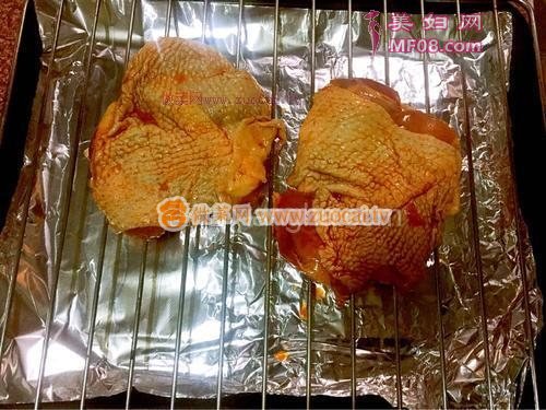 奥尔良烤鸡腿肉的做法