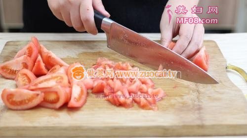 ţ