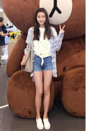 娱乐圈流量王都在晒妈，基因简直逆天了