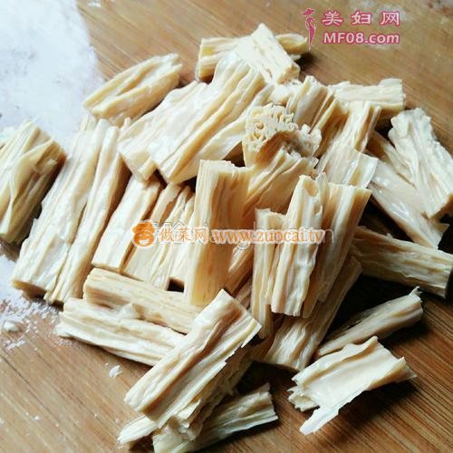 红油芹菜腐竹的做法