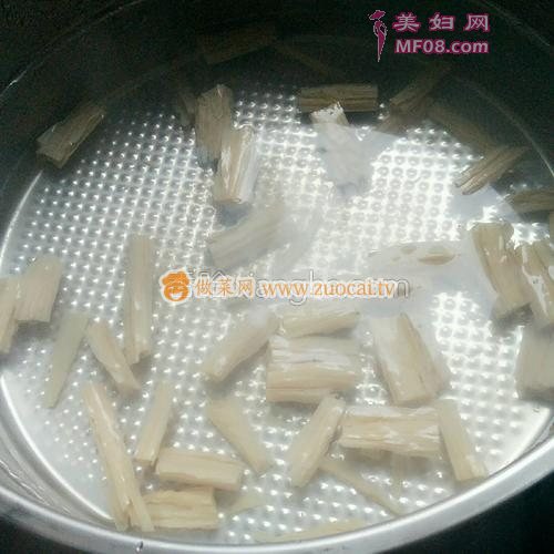 红油芹菜腐竹的做法