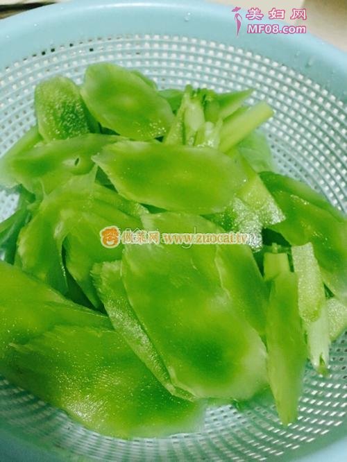 香葱炒莴笋的做法