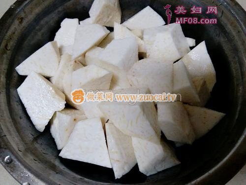 芋头蒸排骨的做法