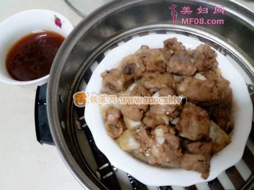 芋头蒸排骨的做法