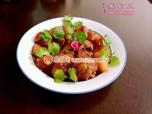 腐乳排骨烧土豆的做法