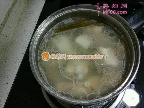腐乳排骨烧土豆的做法