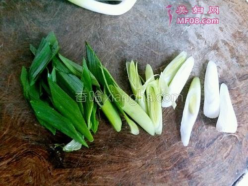 香蒜回锅肉的做法