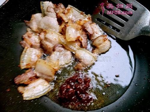香蒜回锅肉的做法
