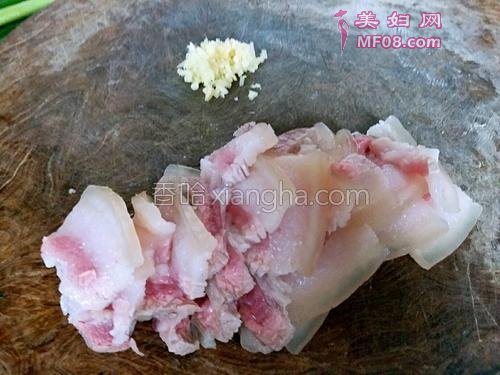 香蒜回锅肉的做法