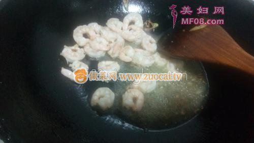 虾仁炒蒜黄的做法