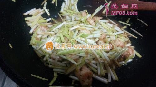 虾仁炒蒜黄的做法