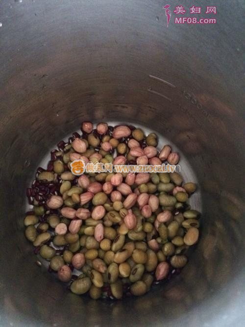 香浓花生红豆豆浆的做法