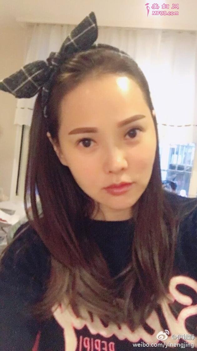伊能静换发色显年轻