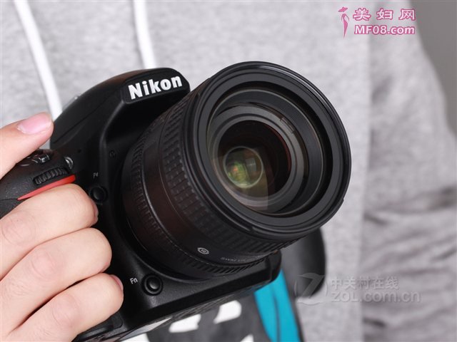 ῵ D750׻24-120mmԿٵӽǣӽԼ90½Լ75㣬ӶʵָļʱȡͶ¼ơһرƵʾװ÷ǳ̡ʣںʵᱡۡ