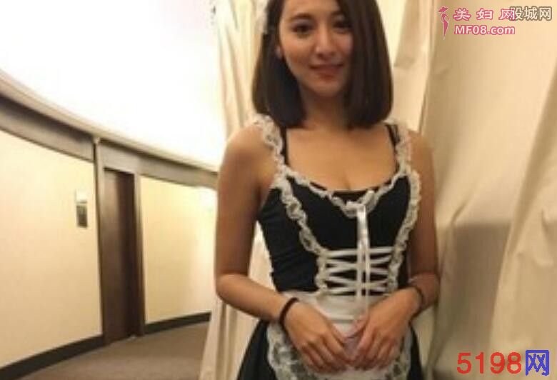 女主持着爆Ru装试镜