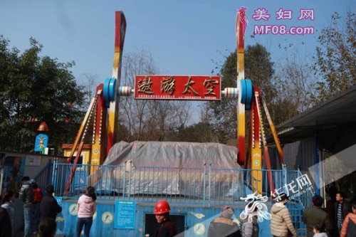 事发“遨游太空”游乐设备已停止营业。记者 李文科 摄