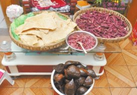 母亲做30多斤煎饼让乘机大叔行李超重感动众人(图)