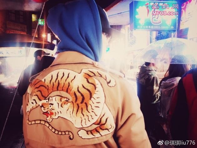 猛虎衣服抢眼