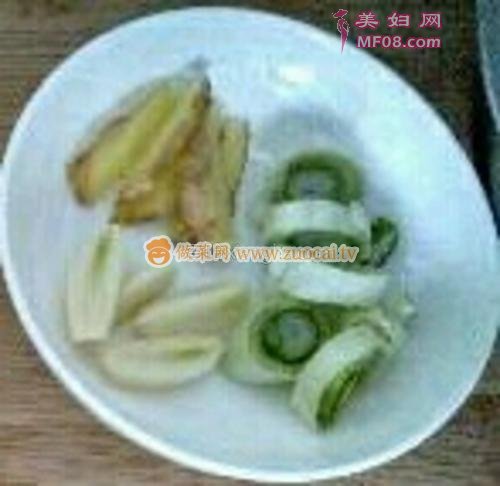 红烧肉炝西蓝花的做法