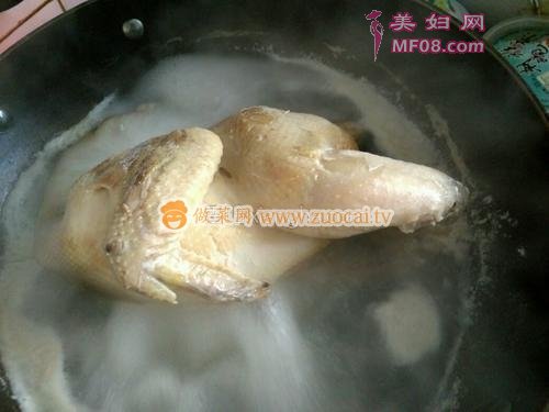 金鸡贺岁滋补汤的做法