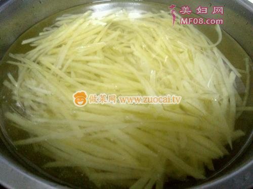 炝芹菜土豆丝的做法