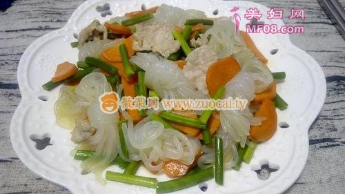 魔芋丝结蒜苔炒肉的做法