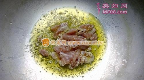 魔芋丝结蒜苔炒肉的做法