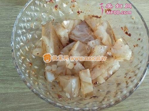 酸辣猪皮冻的做法