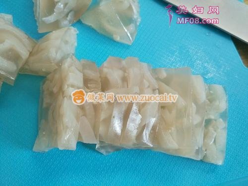 酸辣猪皮冻的做法