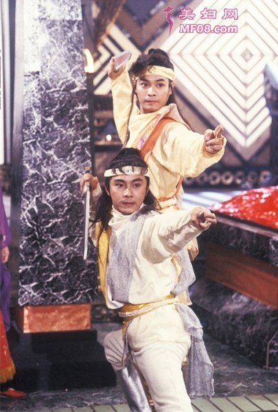 1990年张卫健和郭晋安合作《日月神剑》