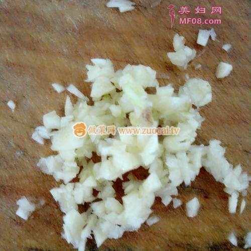 西兰花拌黑白耳的做法