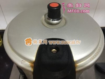 红烧猪蹄（高压锅版）的做法