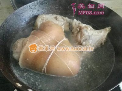  私房秘制肘子的做法
