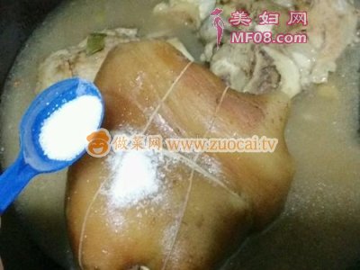  私房秘制肘子的做法