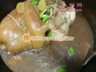  私房秘制肘子的做法