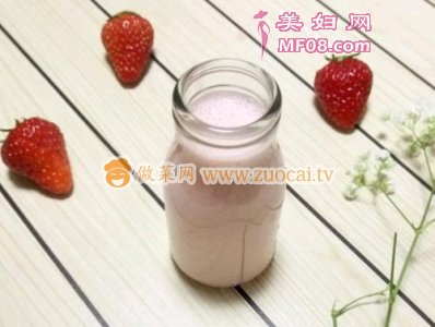 草莓奶昔的做法