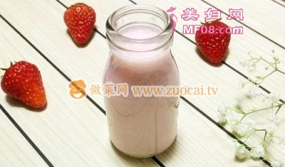 草莓奶昔的做法