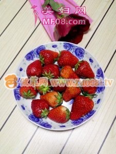 草莓奶昔的做法