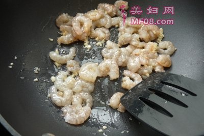 家常虾仁炒西葫芦的做法 虾仁炒西葫芦怎么做好吃