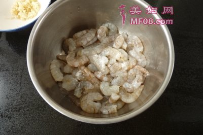 家常虾仁炒西葫芦的做法 虾仁炒西葫芦怎么做好吃