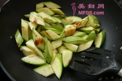 家常虾仁炒西葫芦的做法 虾仁炒西葫芦怎么做好吃