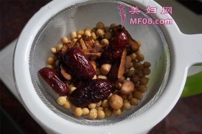 花生红枣豆浆最正宗的做法 家常花生红枣豆浆的做法