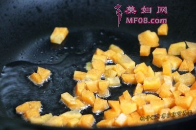 松仁豌豆玉米怎么做好吃 家常松仁豌豆玉米的做法
